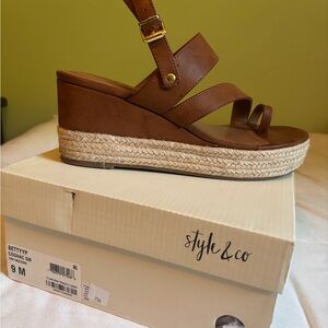 Espadrille platform wedge